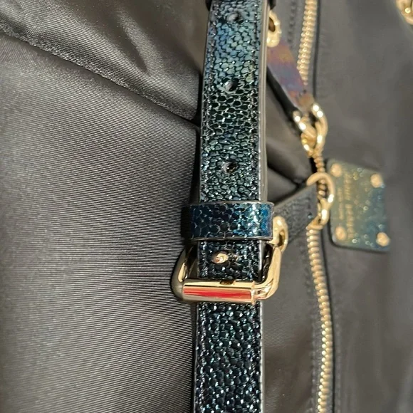 RARE🔥 Henri Bendel PETROL Messenger crossbody!!! - Picture 4 of 8